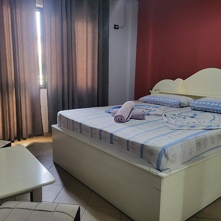 Hotel Europa Lezhe Bagian luar foto