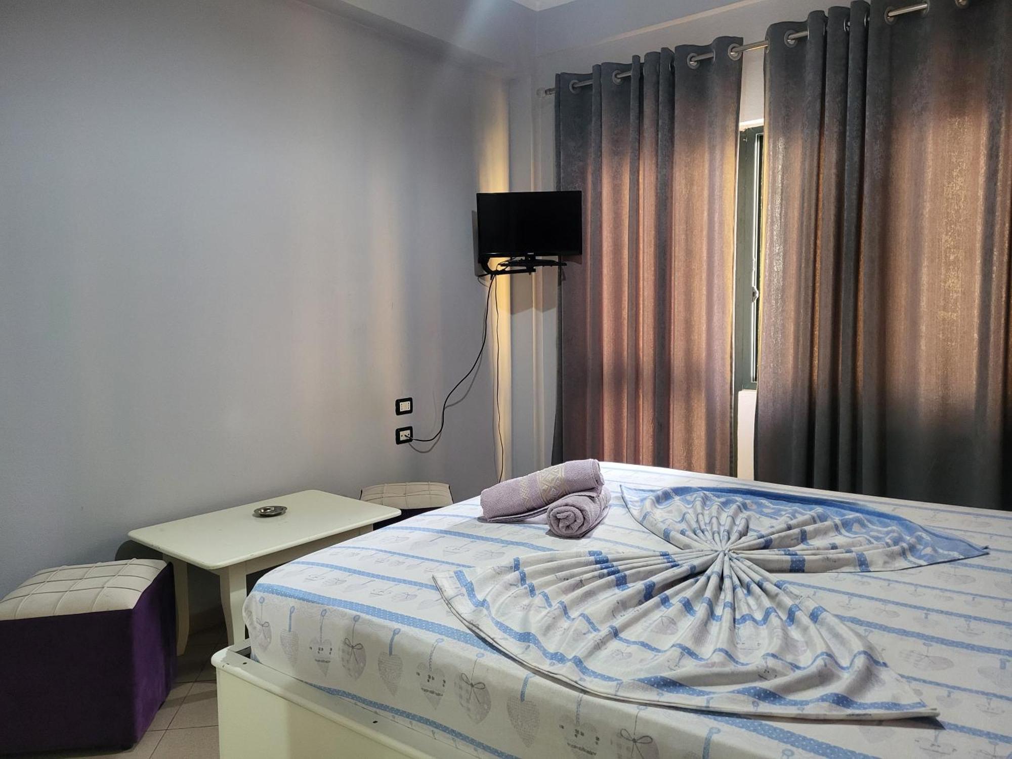 Hotel Europa Lezhe Bagian luar foto