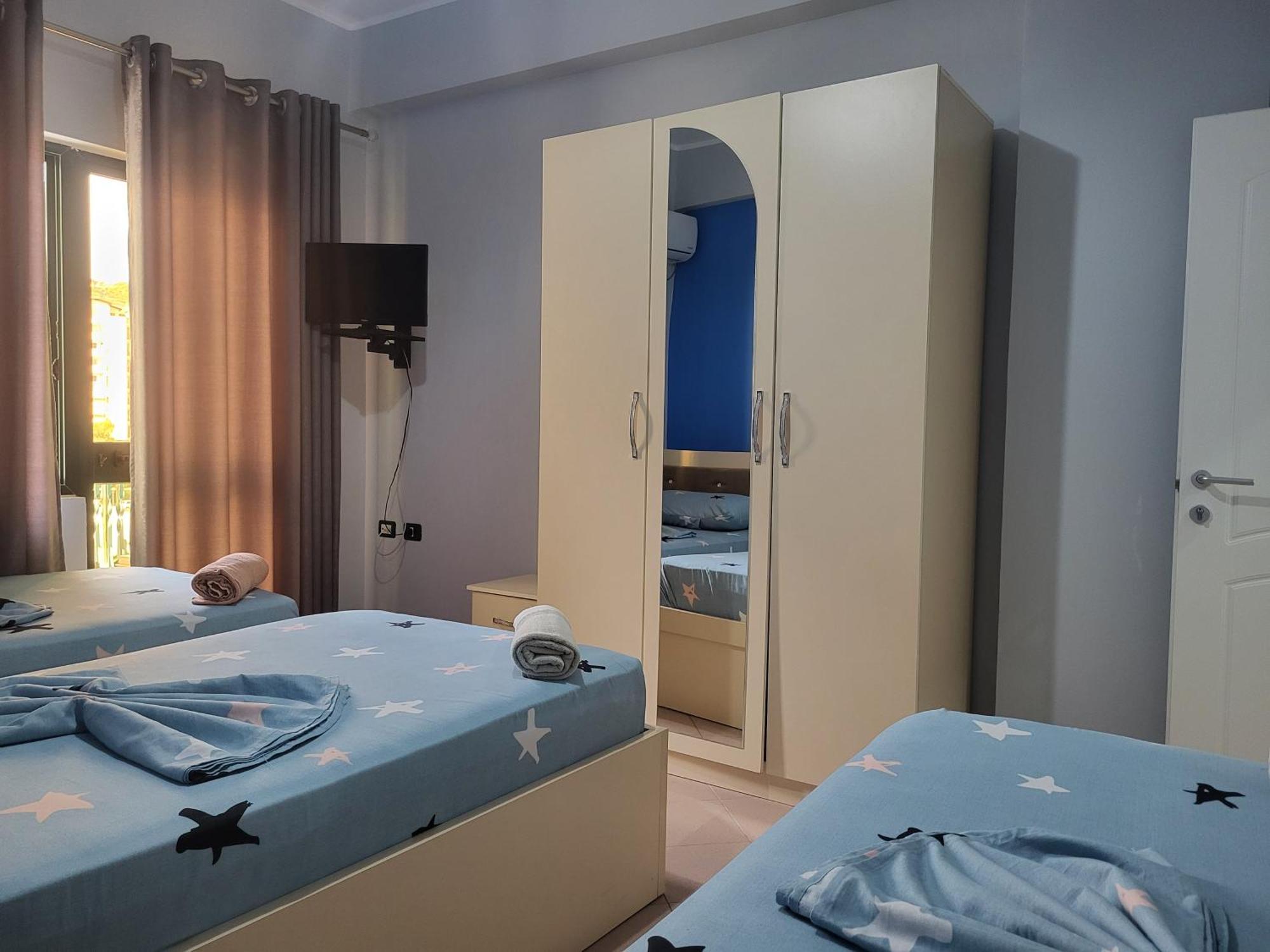 Hotel Europa Lezhe Bagian luar foto