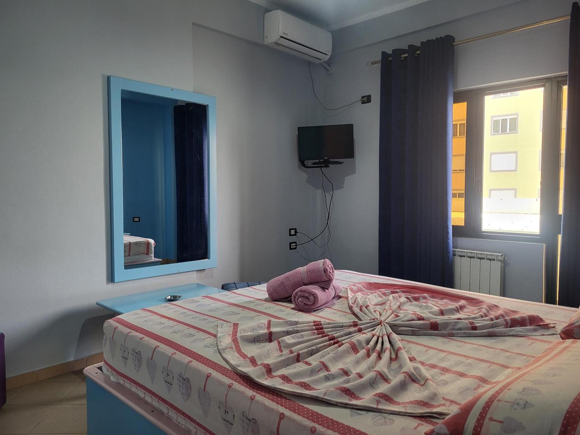 Hotel Europa Lezhe Bagian luar foto