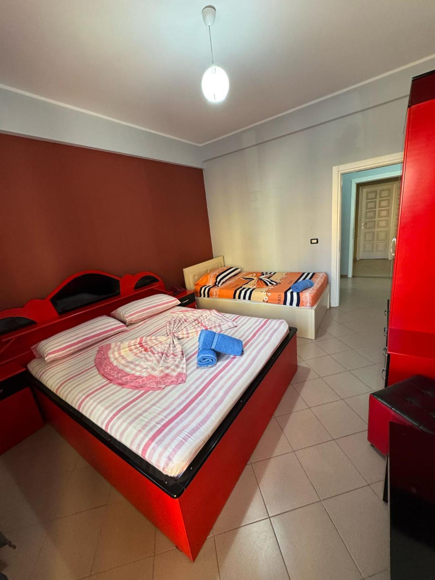 Hotel Europa Lezhe Bagian luar foto
