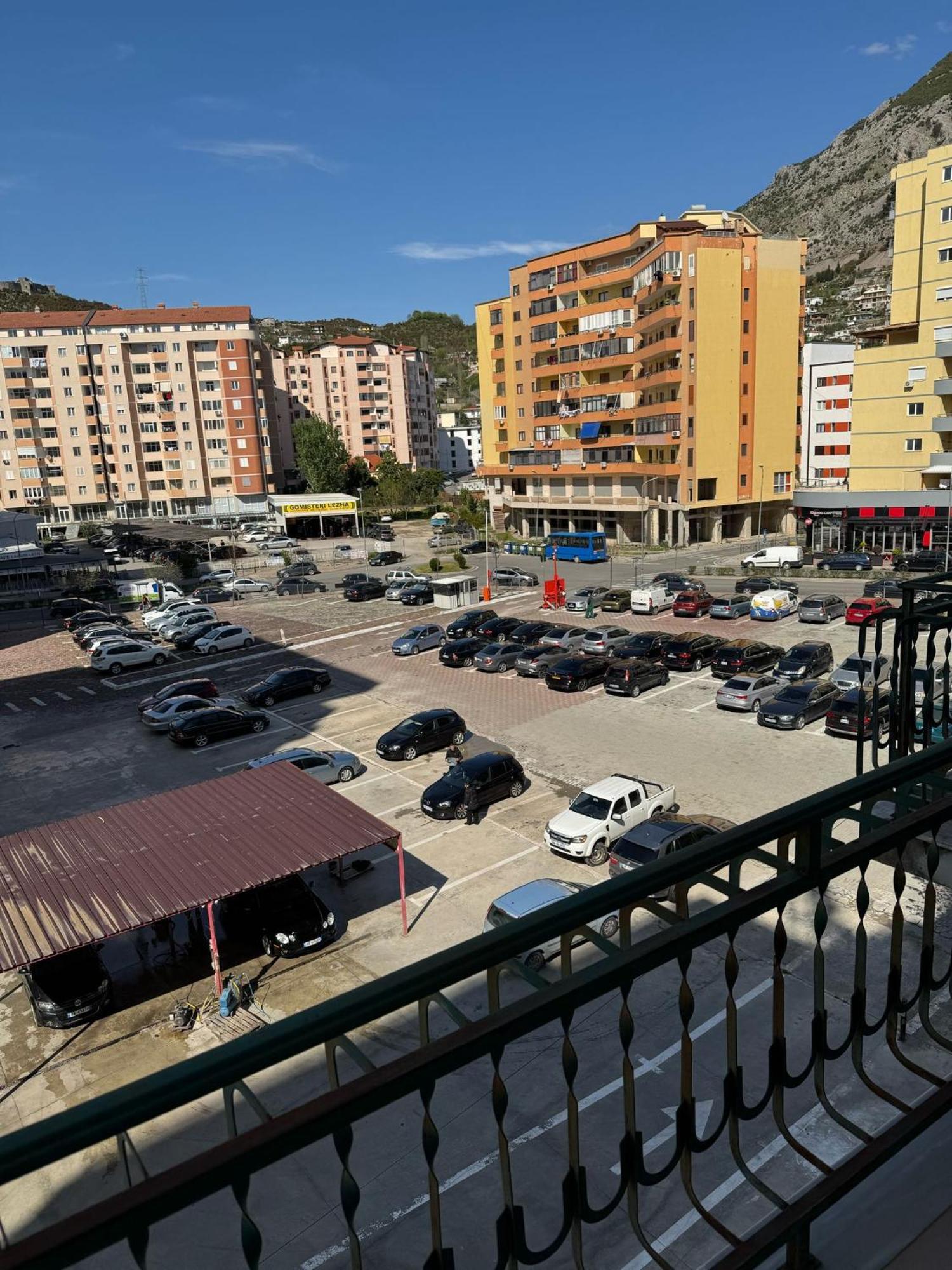 Hotel Europa Lezhe Bagian luar foto