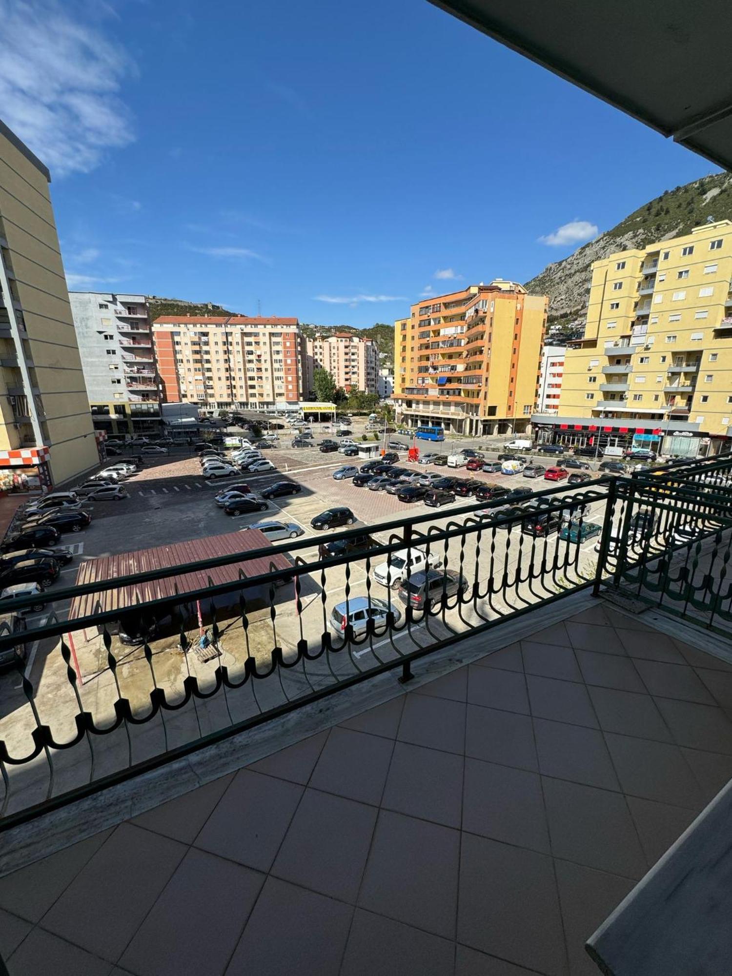 Hotel Europa Lezhe Bagian luar foto