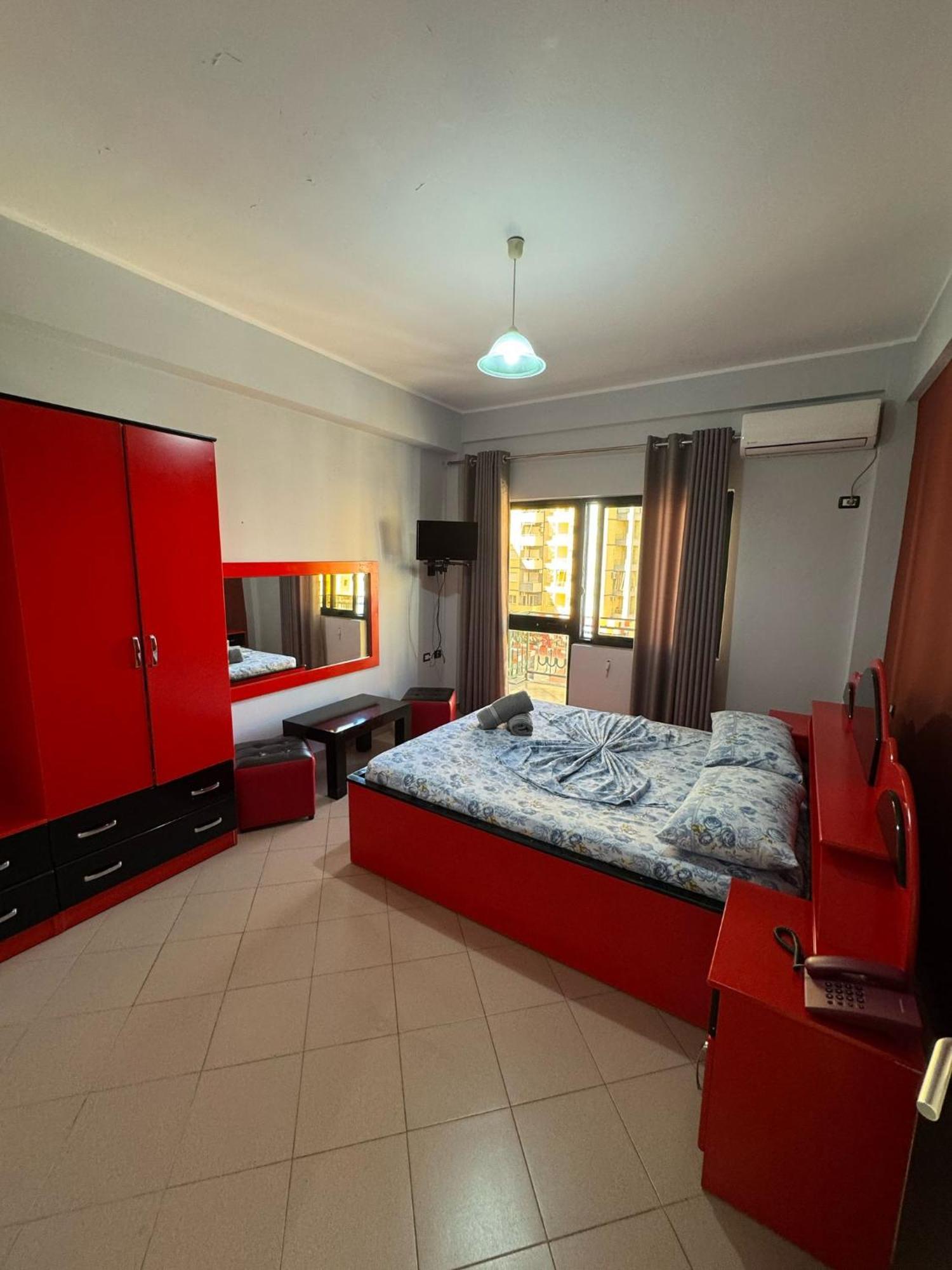 Hotel Europa Lezhe Bagian luar foto