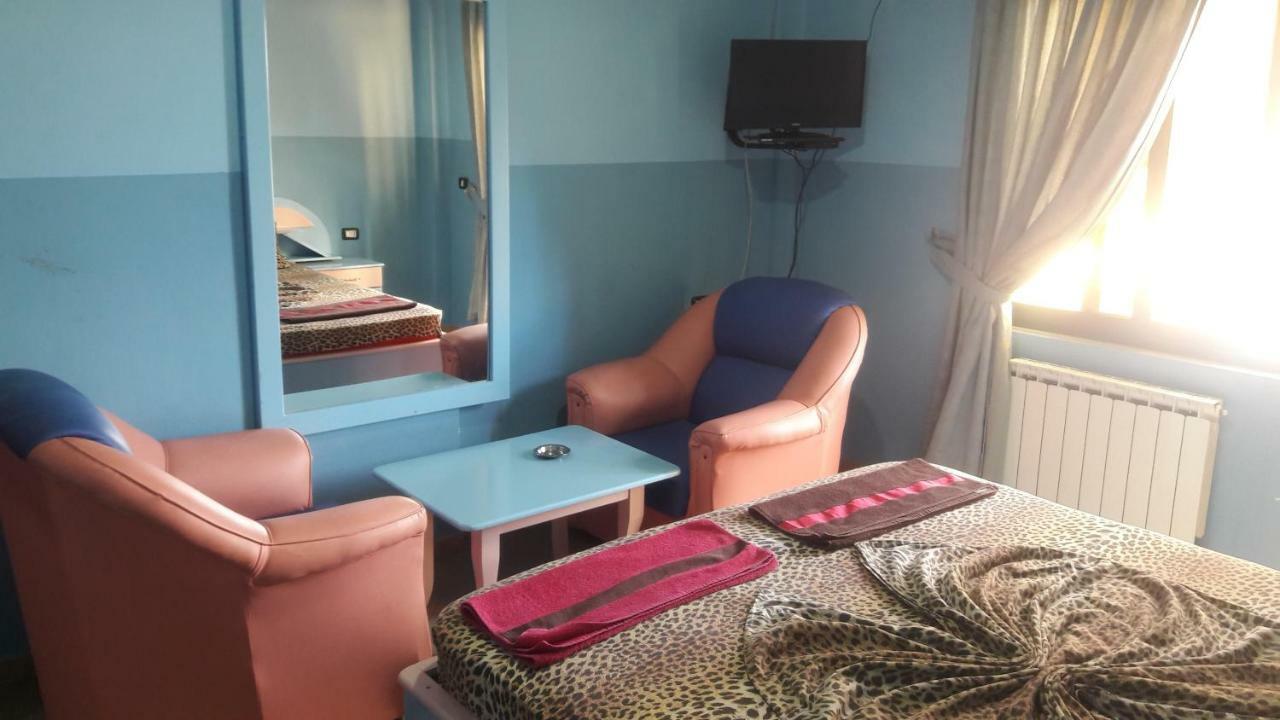 Hotel Europa Lezhe Bagian luar foto