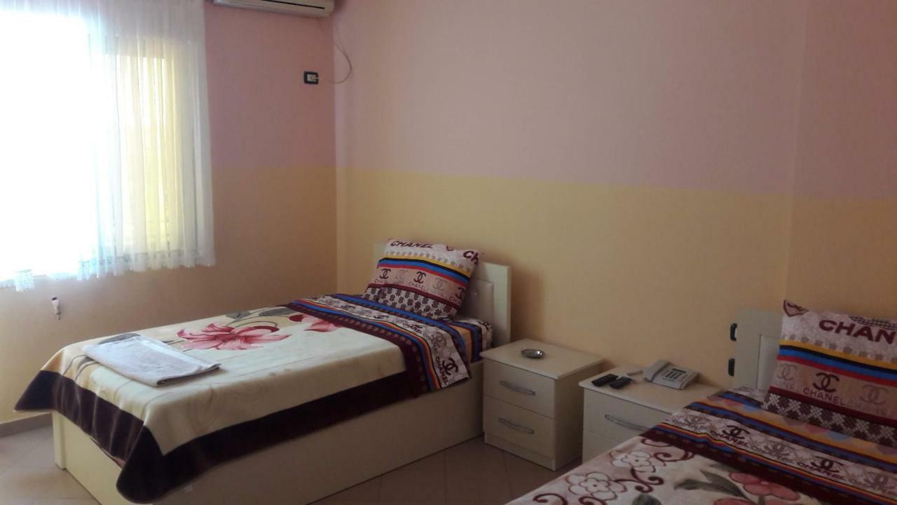 Hotel Europa Lezhe Bagian luar foto