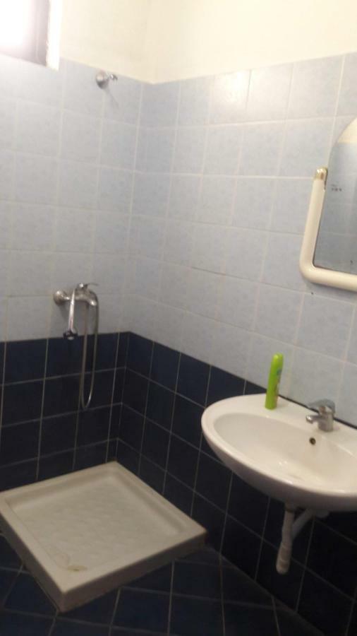 Hotel Europa Lezhe Bagian luar foto