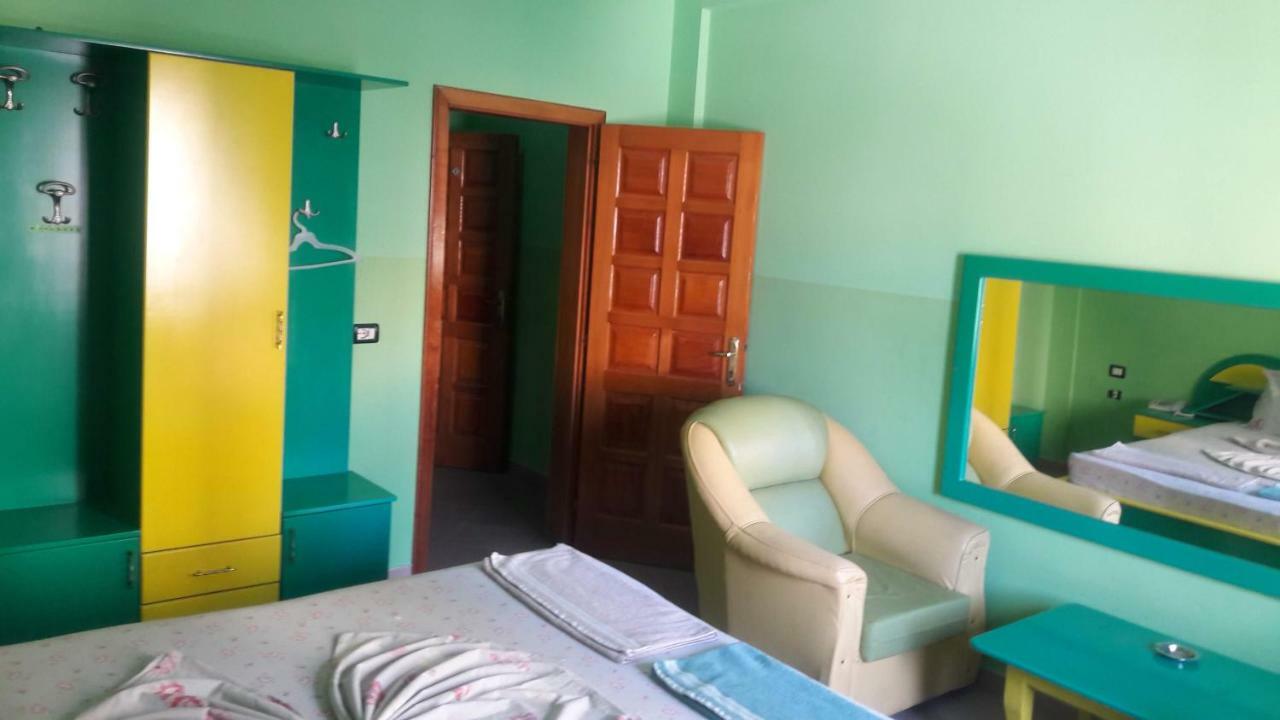 Hotel Europa Lezhe Bagian luar foto