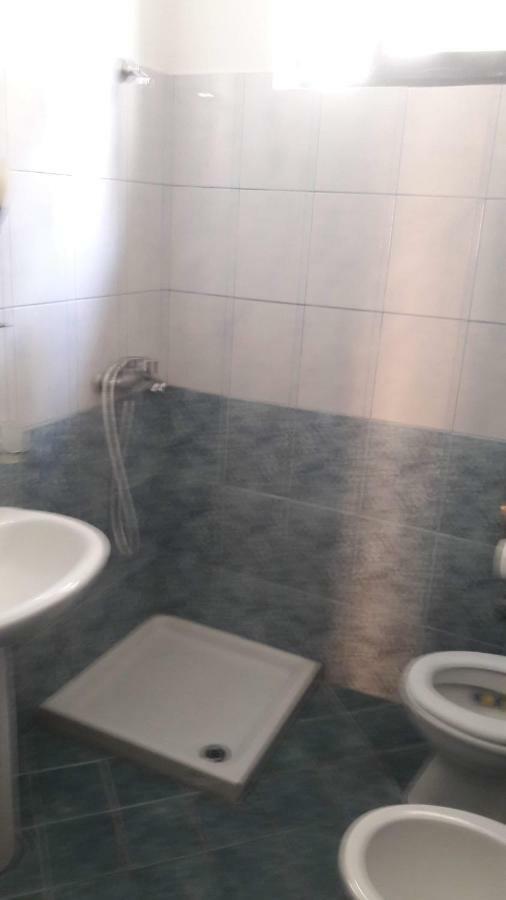 Hotel Europa Lezhe Bagian luar foto