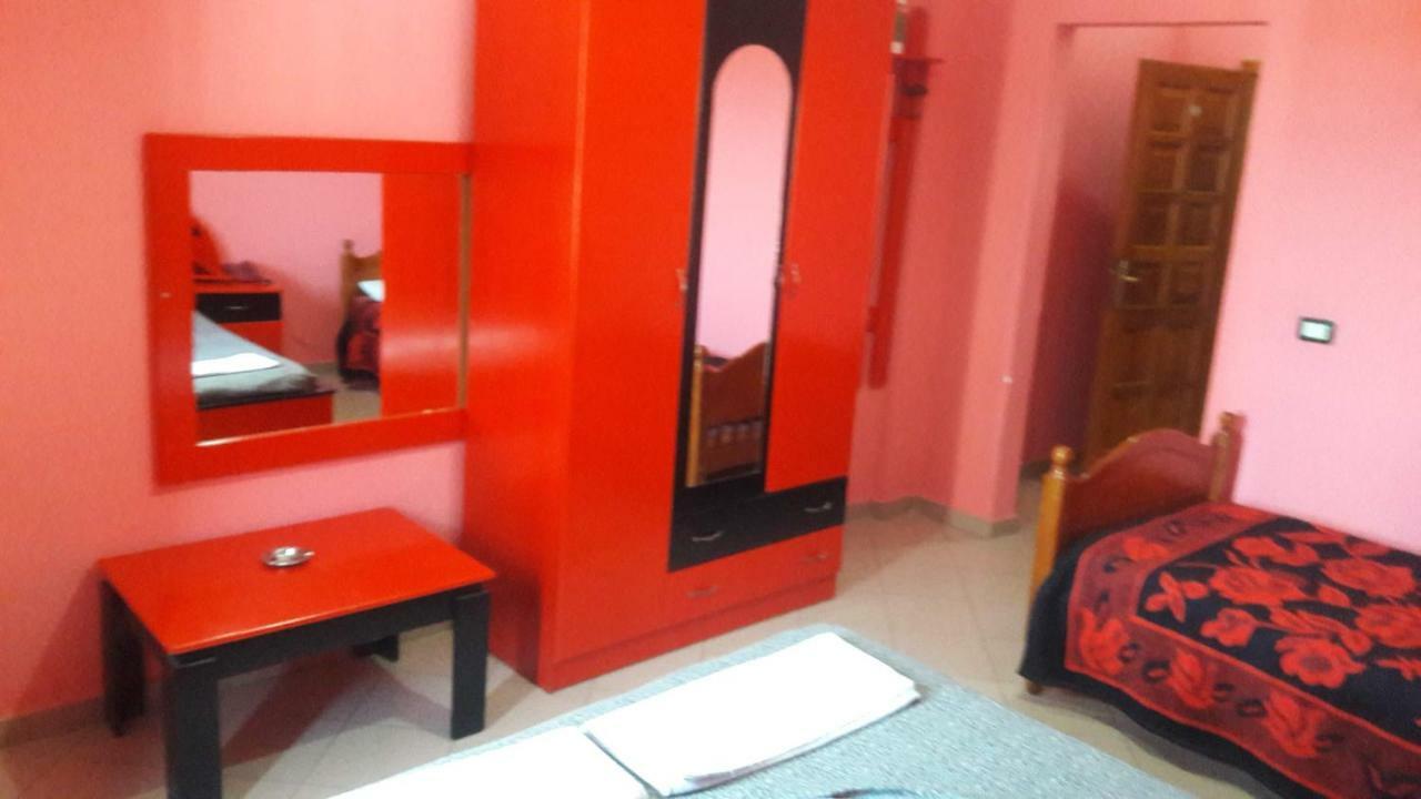 Hotel Europa Lezhe Bagian luar foto