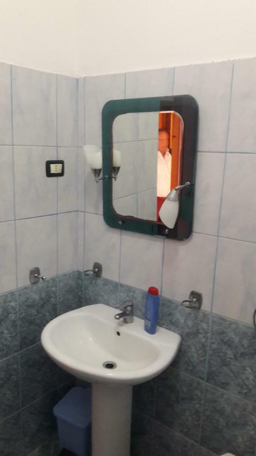 Hotel Europa Lezhe Bagian luar foto